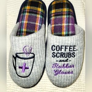 🦋 NWOT Nurse Slippers SZ 7-8
